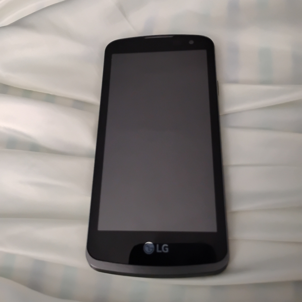 Verizon LG 4G LTE Phone With Charger Never Activated